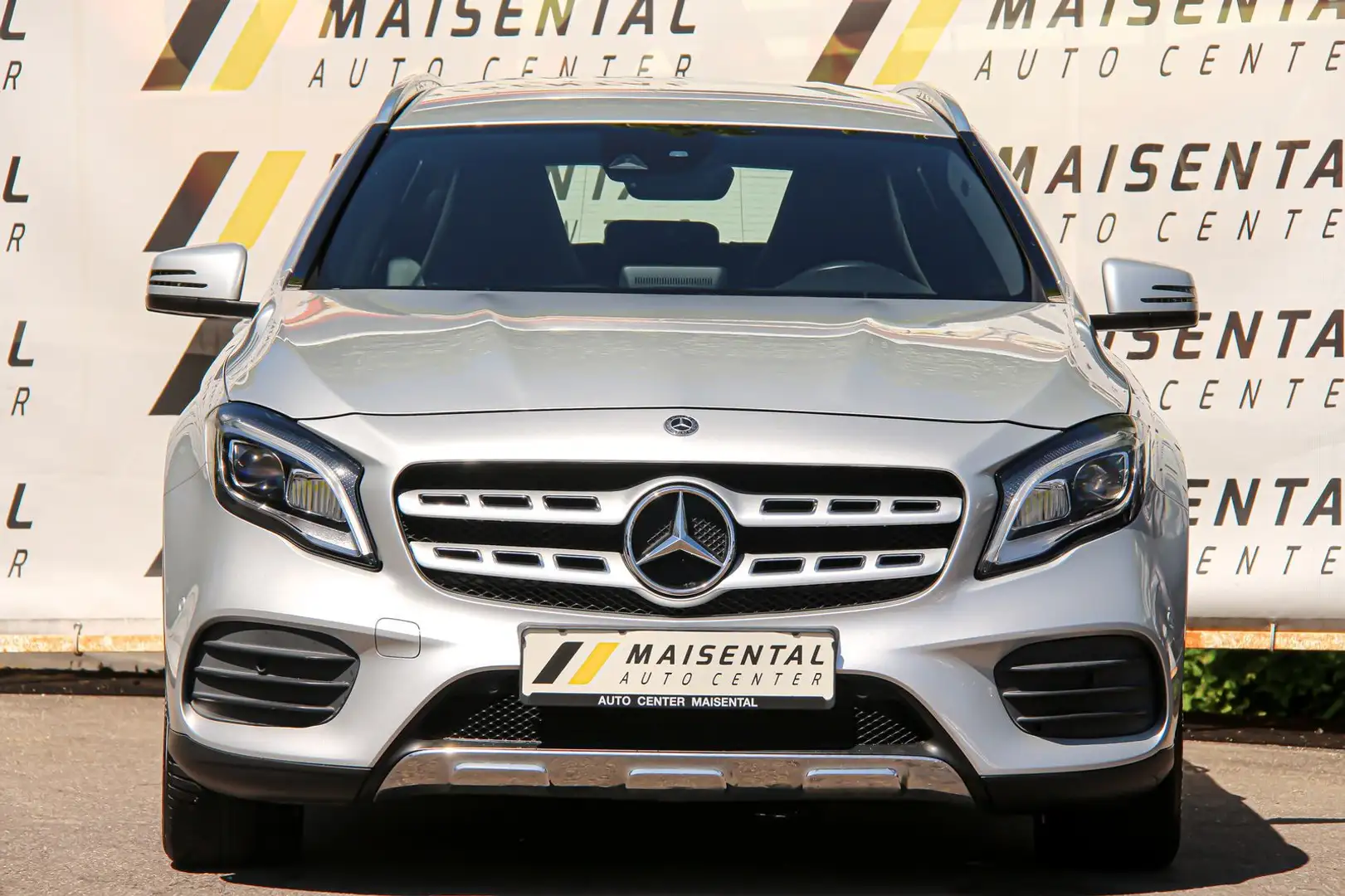 Mercedes-Benz GLA 220 4Matic AMG-Line|Led|Key.-Go|Navi|MFL|SHZ Stříbrná - 2