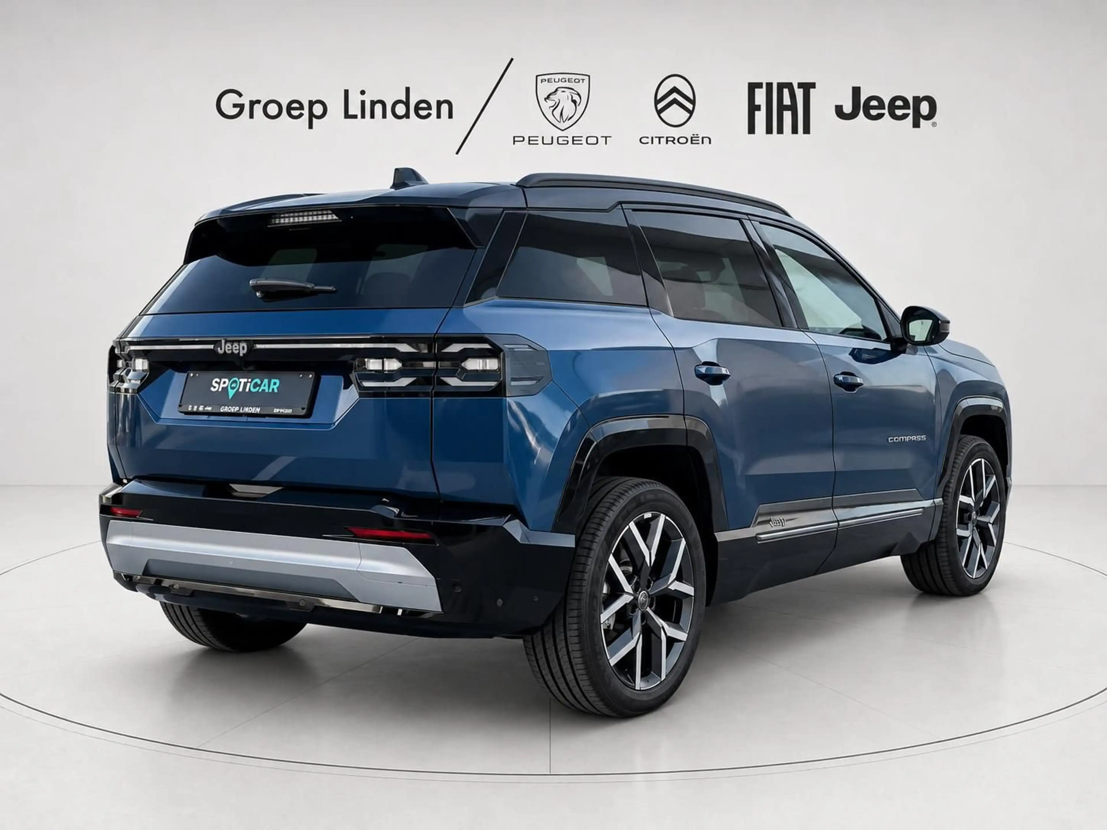 Jeep Compass *GPS*CAMERA*PANO* SUMMIT Full Electric — photo 4