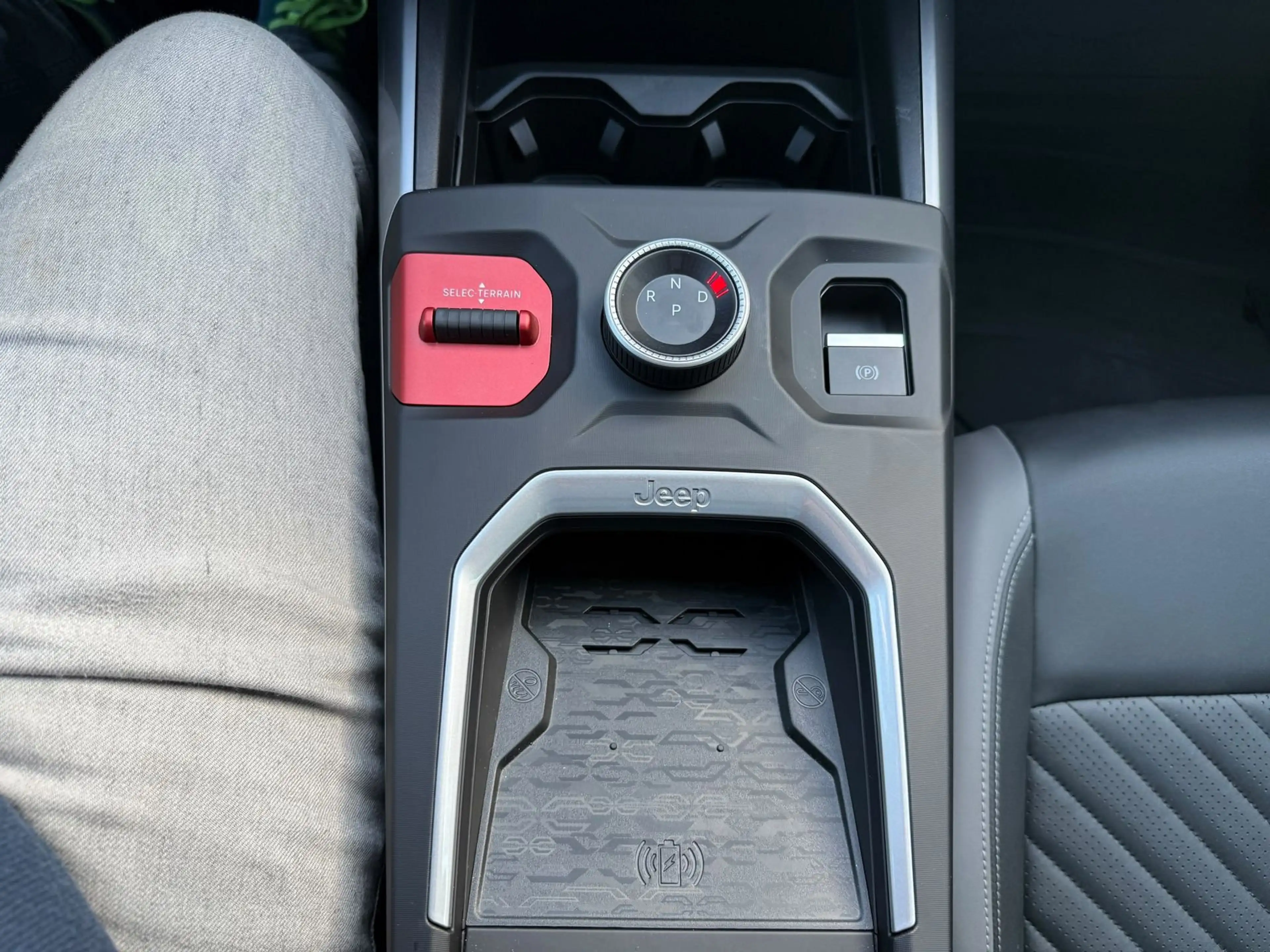 Jeep Compass *GPS*CAMERA*PANO* SUMMIT Full Electric — photo 12