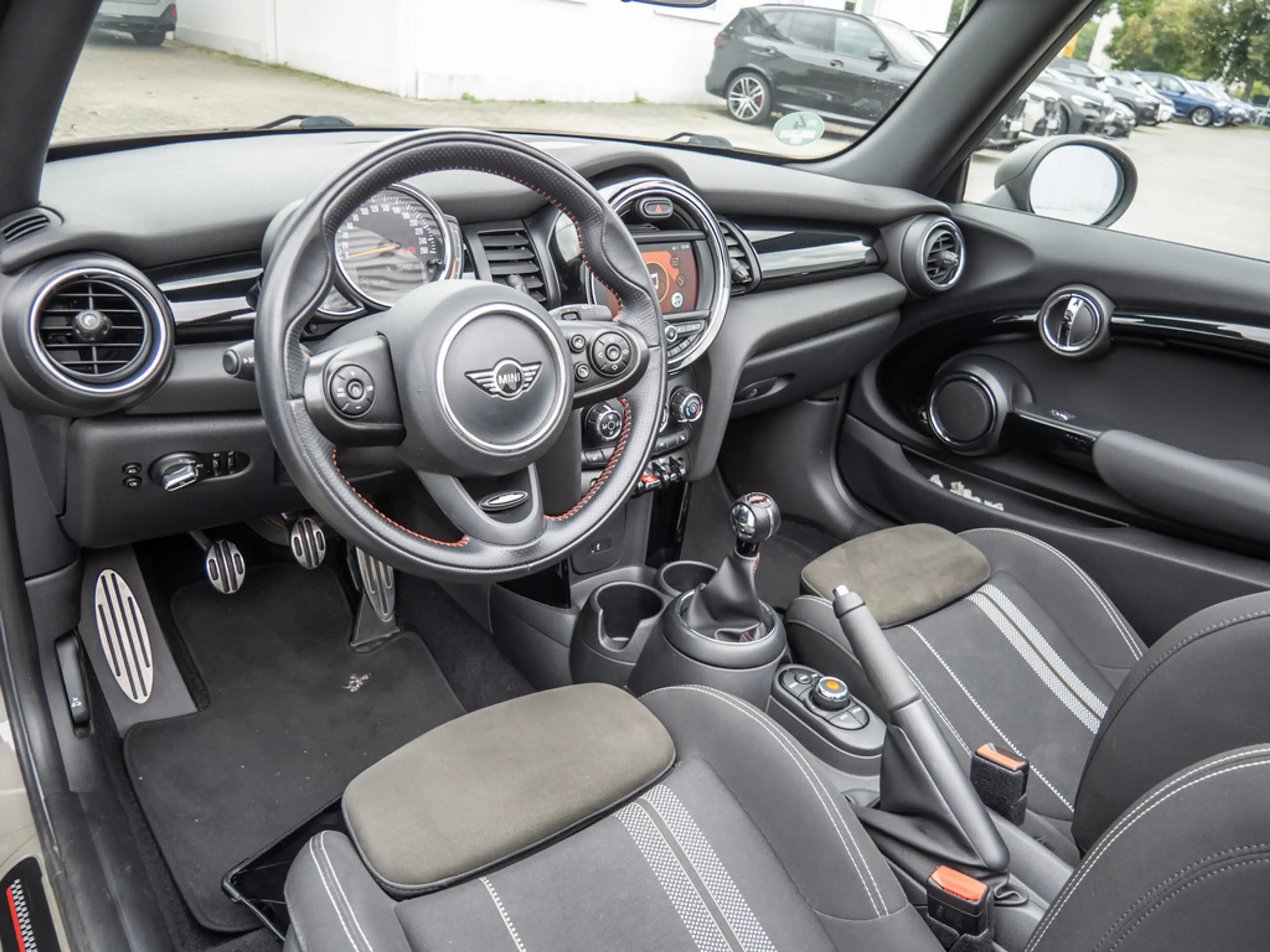 MINI One Cabrio JCW KLIMA PDC SHZ LED FACELIFT — photo 10