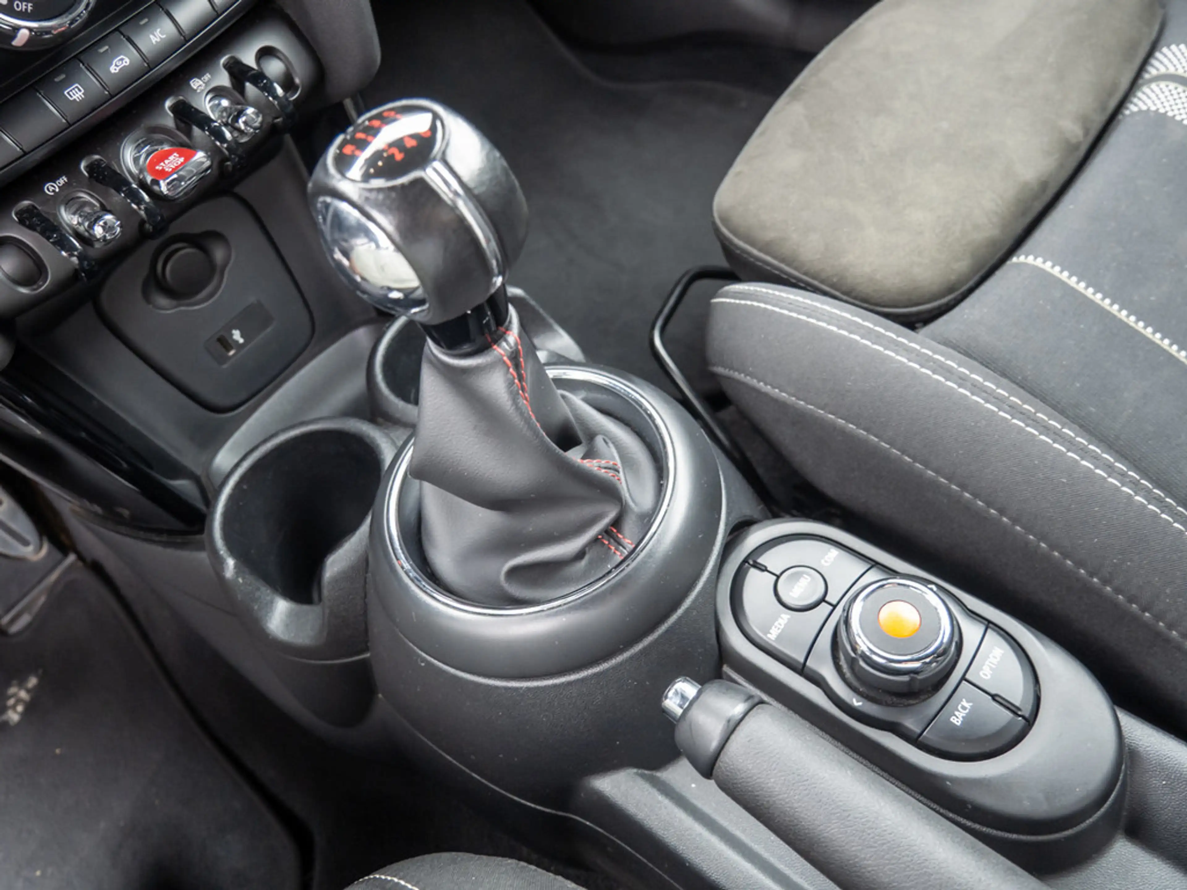MINI One Cabrio JCW KLIMA PDC SHZ LED FACELIFT — photo 14