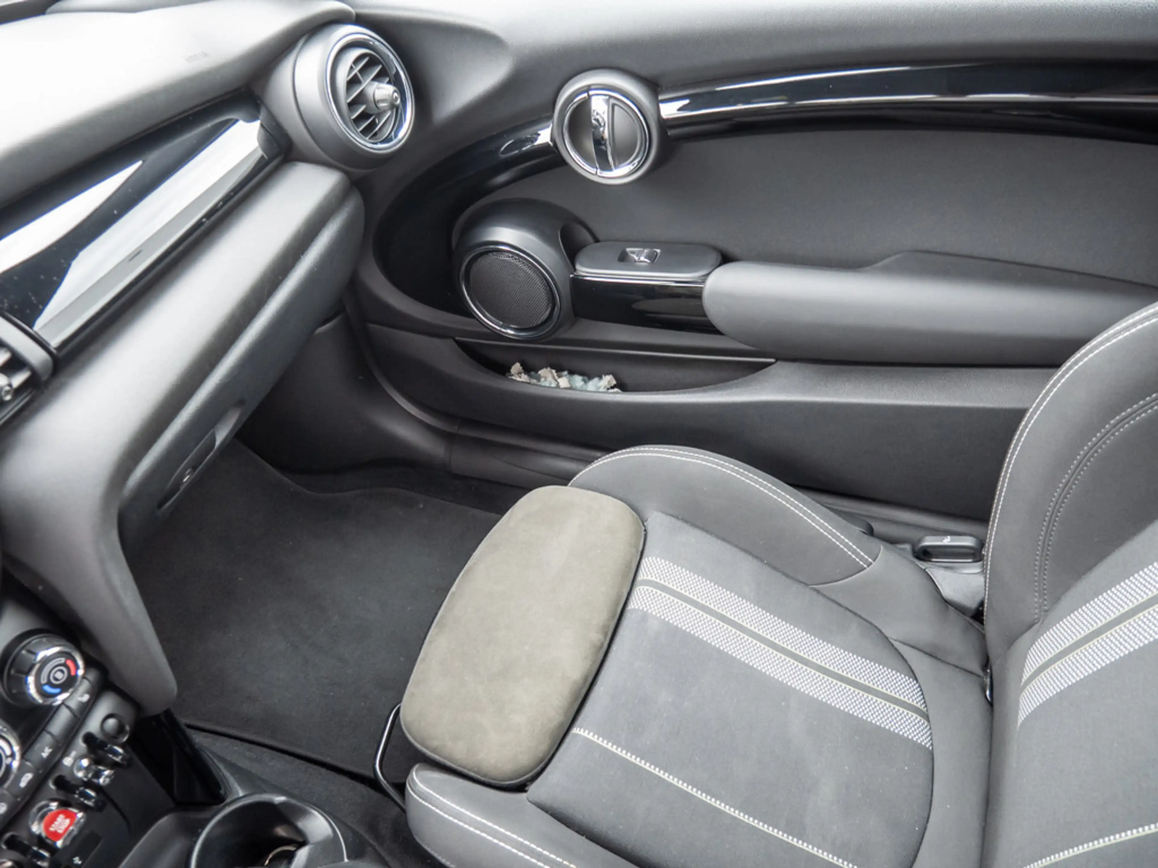 MINI One Cabrio JCW KLIMA PDC SHZ LED FACELIFT — photo 15