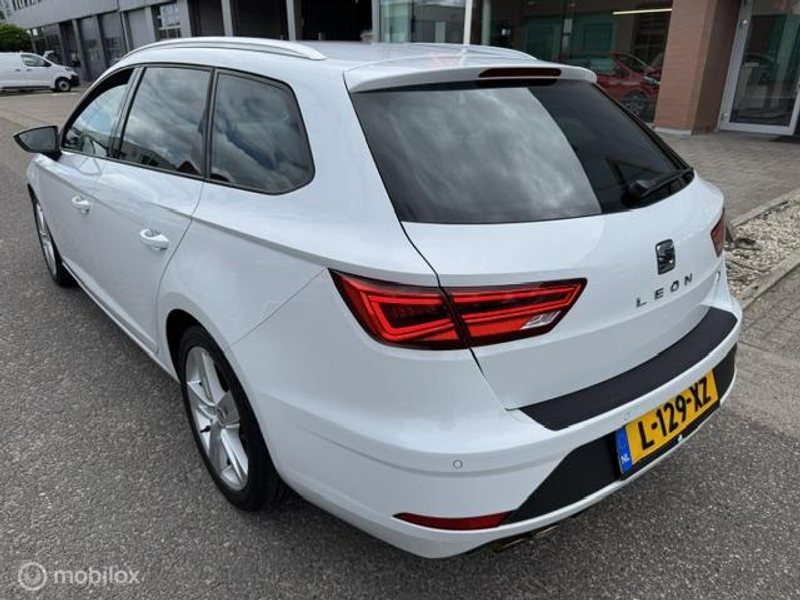 SEAT Leon ST 1.4 TSI FR - Edition , Ruime station , Sportive — photo 3