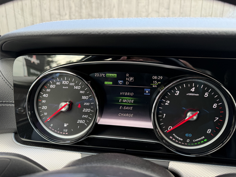 Mercedes-Benz E 350 e Business Solution AMG Plus Upgrade Edition — photo 36