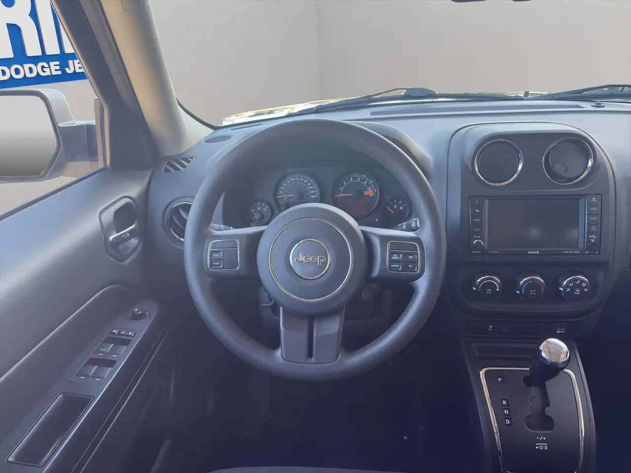 Jeep Patriot снимка Jeep Patriot