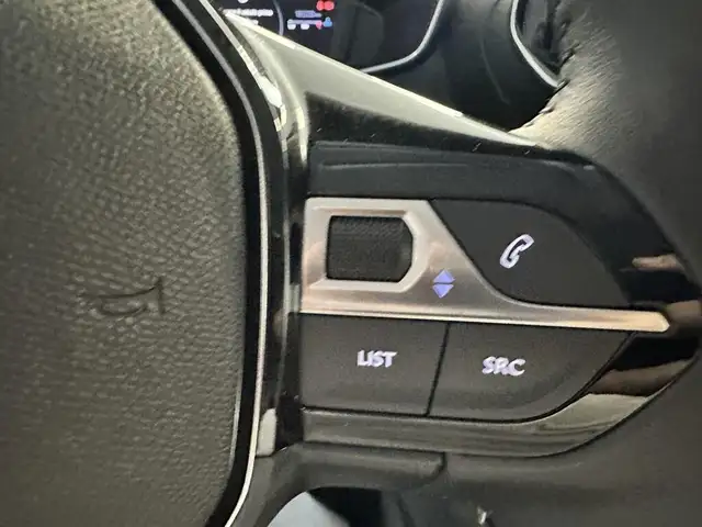 Peugeot 208 view 12