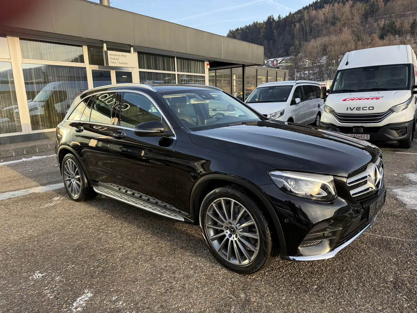Mercedes-Benz GLC 220 GLC 220 d 4Matic AMG (253.905) Schwarz - 2
