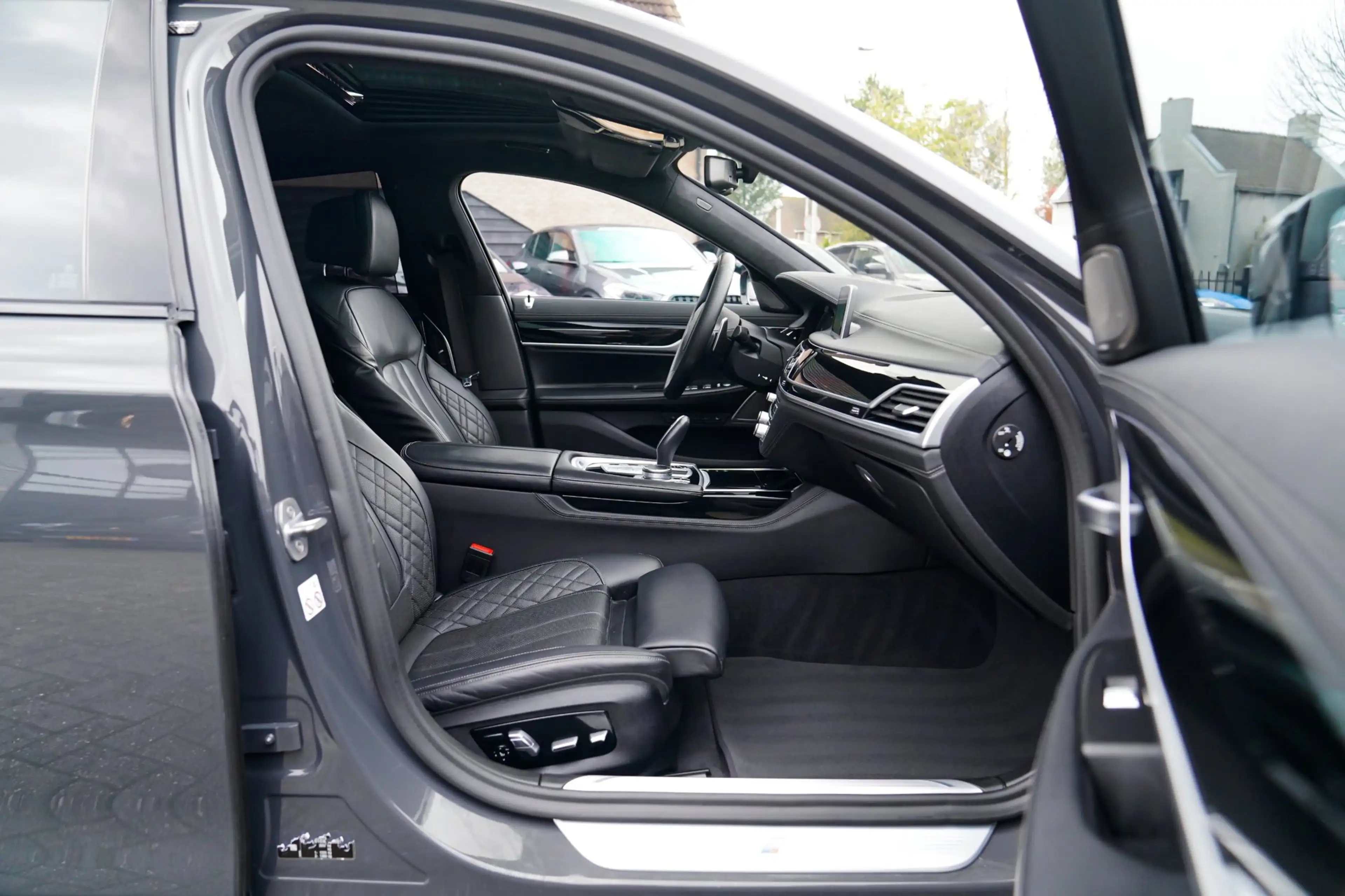 BMW 745 7-serie 745e High Executive | Massage | Softclose — photo 35