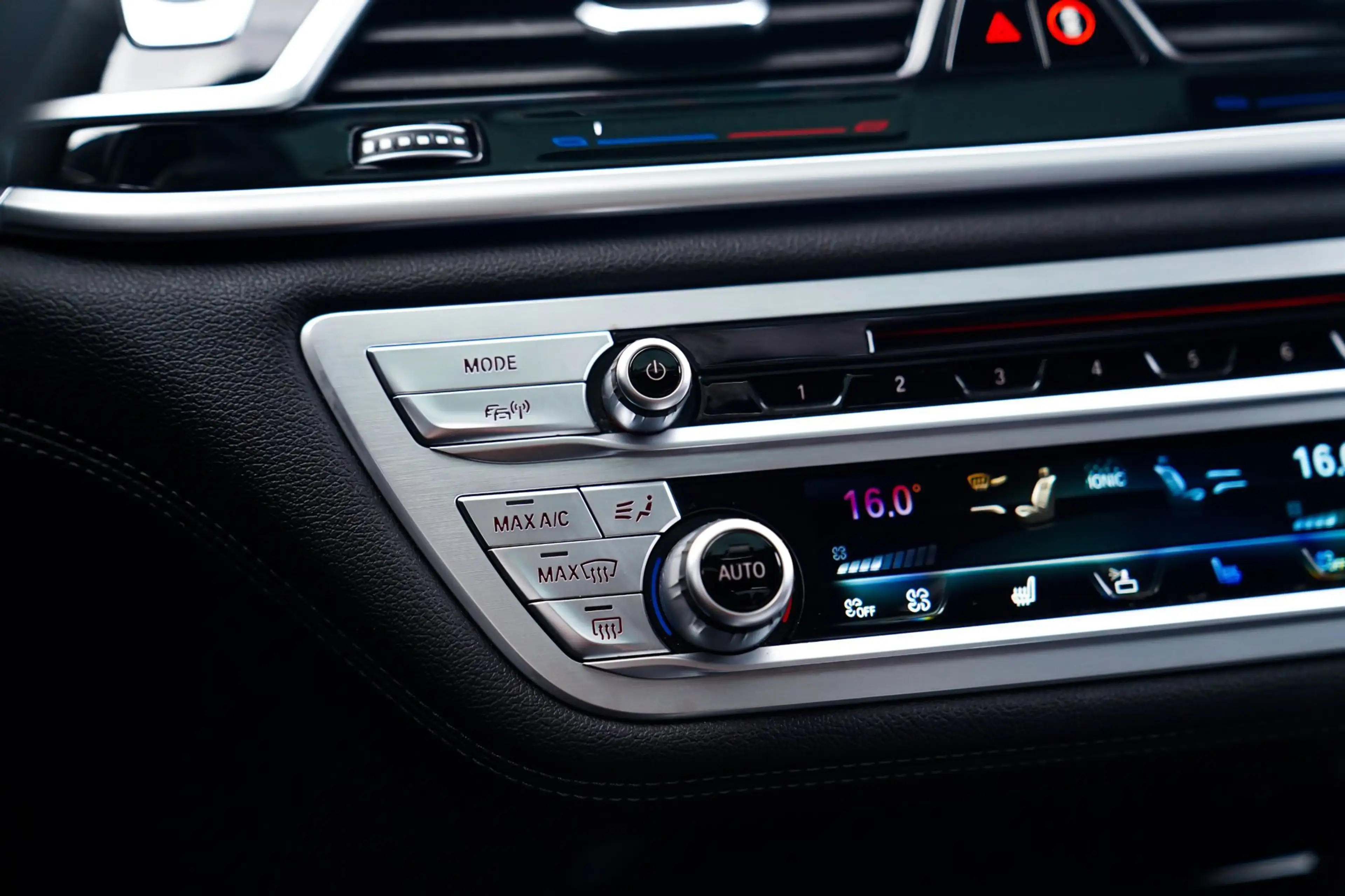 BMW 745 7-serie 745e High Executive | Massage | Softclose — photo 46