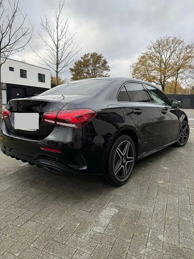 Mercedes-Benz A 250 e 8G-DCT AMG Line Zwart - 2