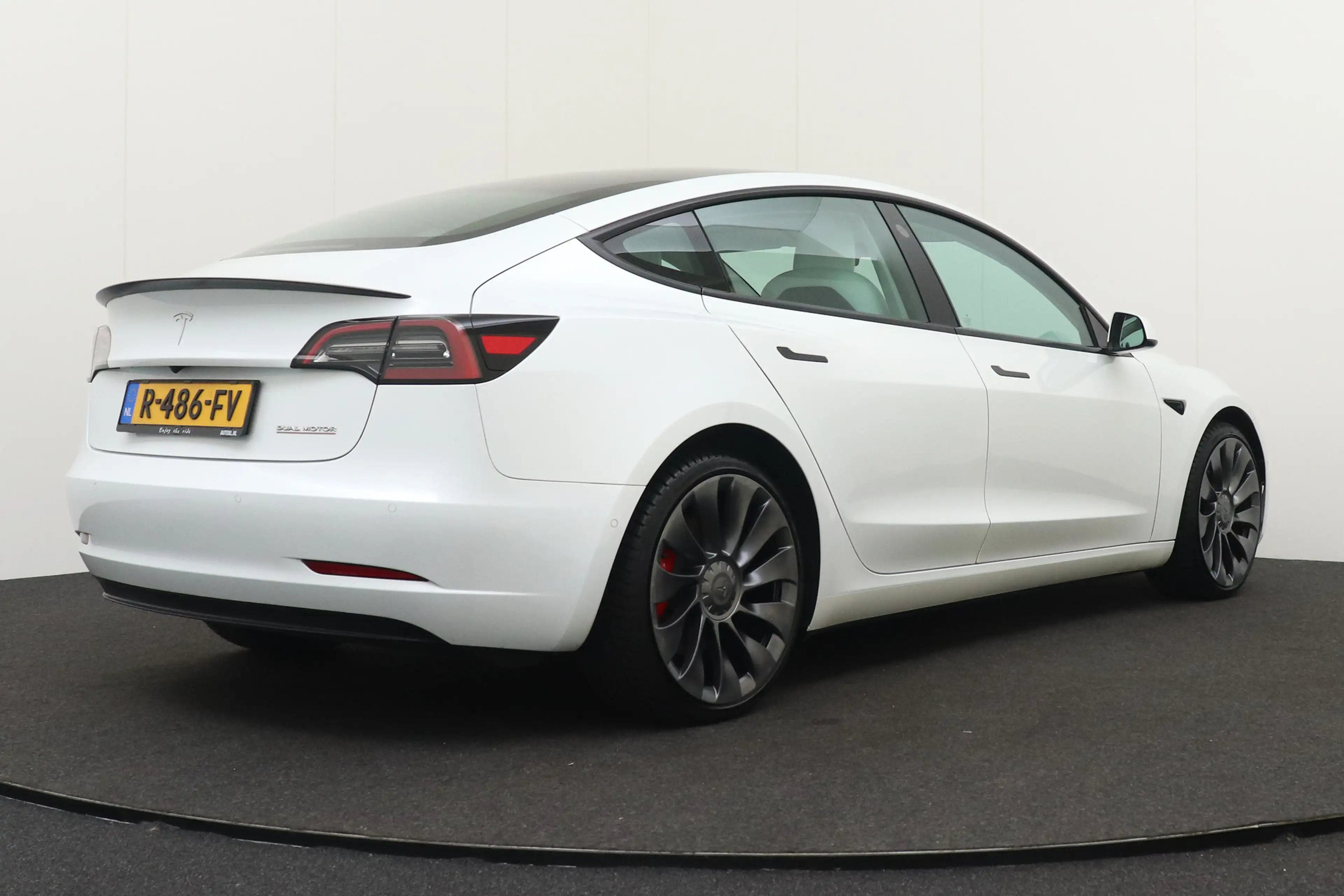 Tesla Model 3 Performance AWD 75 kWh 463 PK 20'LMV Pano-Dak FSD — photo 2