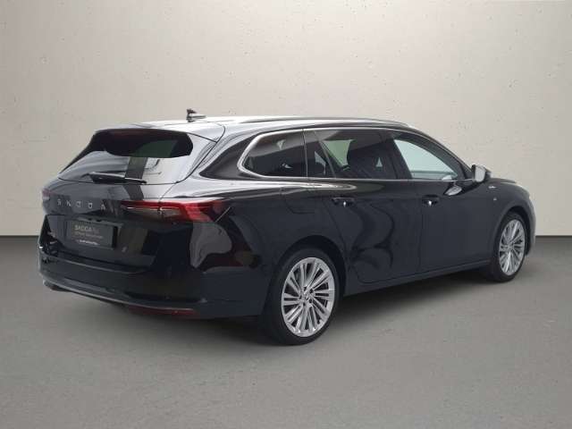 Skoda Superb Combi TDI DSG L&K Pano AHK Leder DCC Navi
