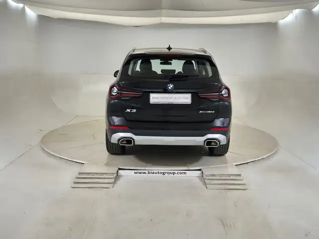 BMW X3 view 4