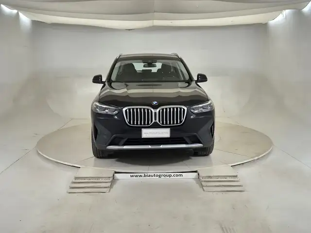 BMW X3 view 3