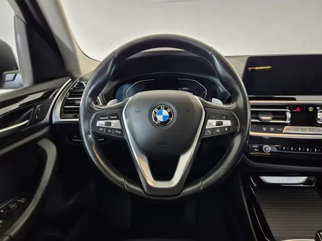 BMW X3 view 10