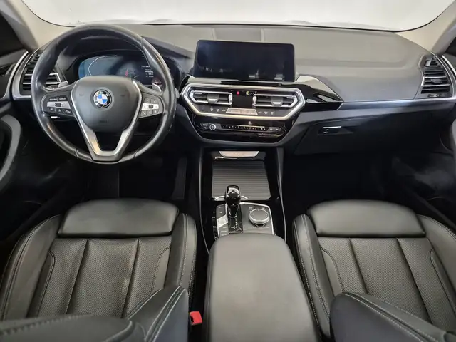 BMW X3 view 9