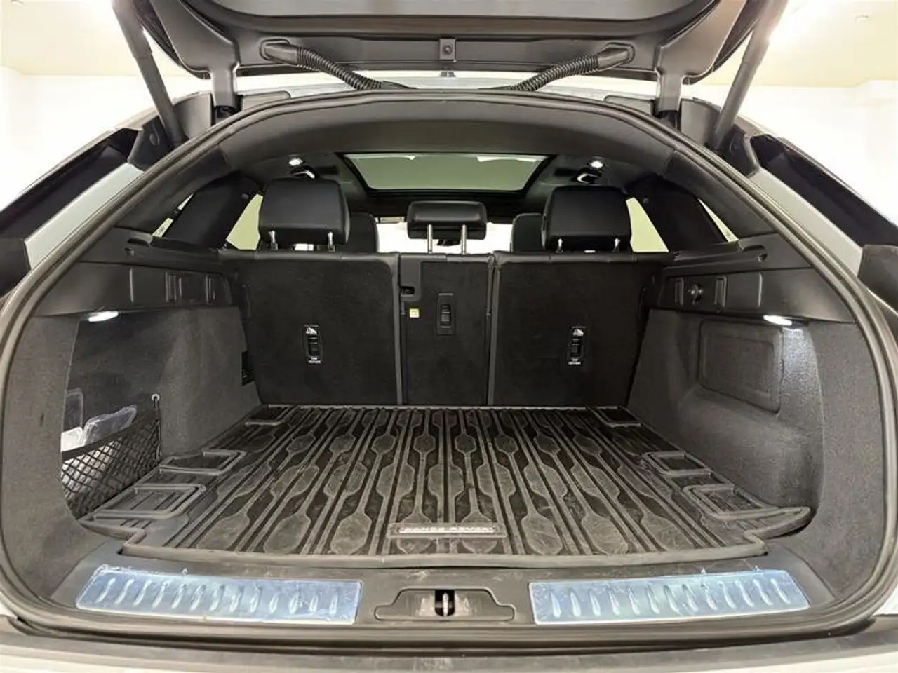 Land Rover Range Rover Velar снимка Land Rover Range Rover Velar