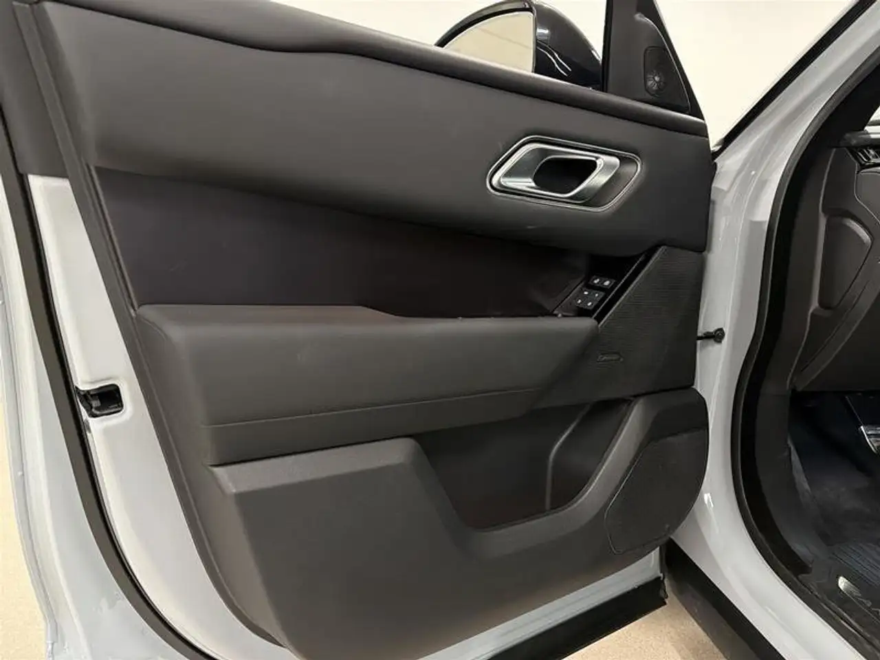 Land Rover Range Rover Velar снимка Land Rover Range Rover Velar
