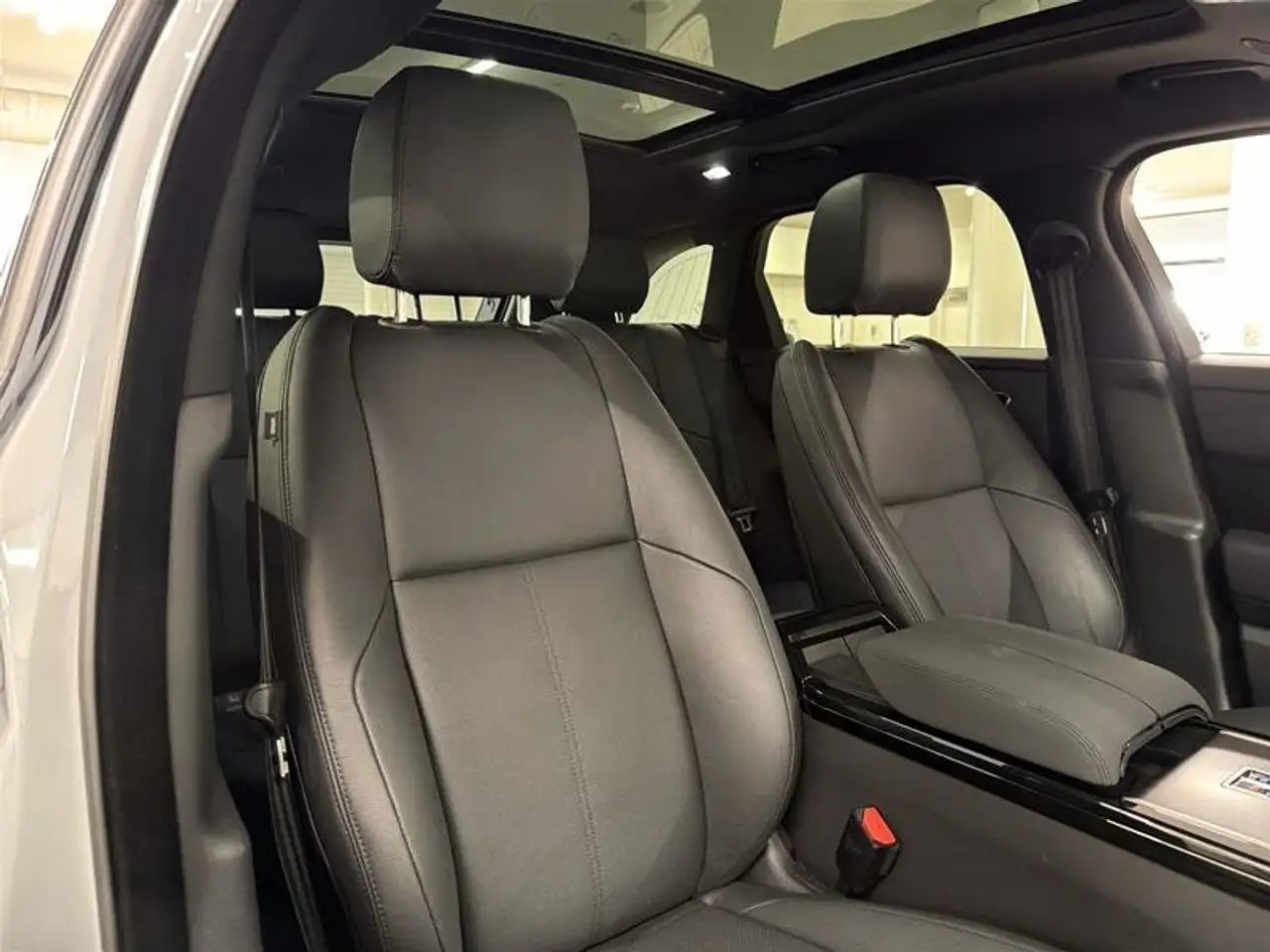 Land Rover Range Rover Velar снимка Land Rover Range Rover Velar