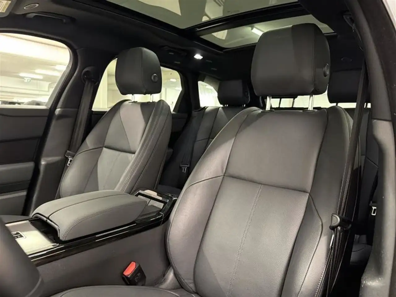 Land Rover Range Rover Velar снимка Land Rover Range Rover Velar