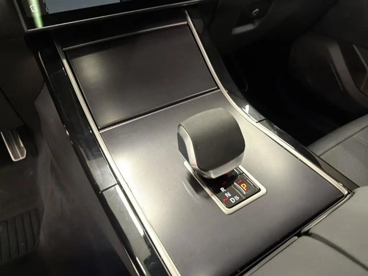 Land Rover Range Rover Velar снимка Land Rover Range Rover Velar