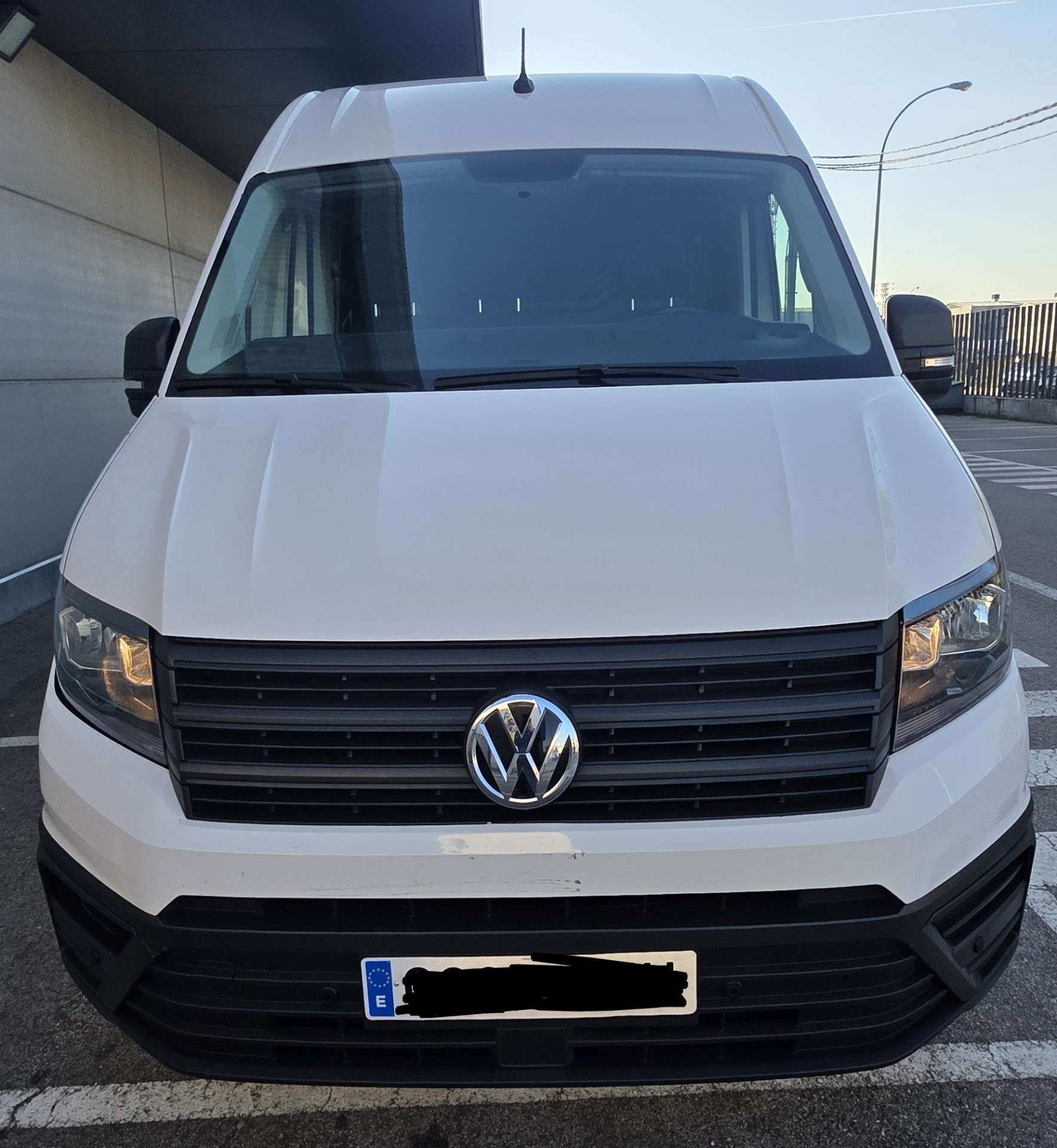 Volkswagen Crafter Ch. Cb. 2.0TDI SCR FWD 35 BM L3 Aut. 140 cv - foto 1