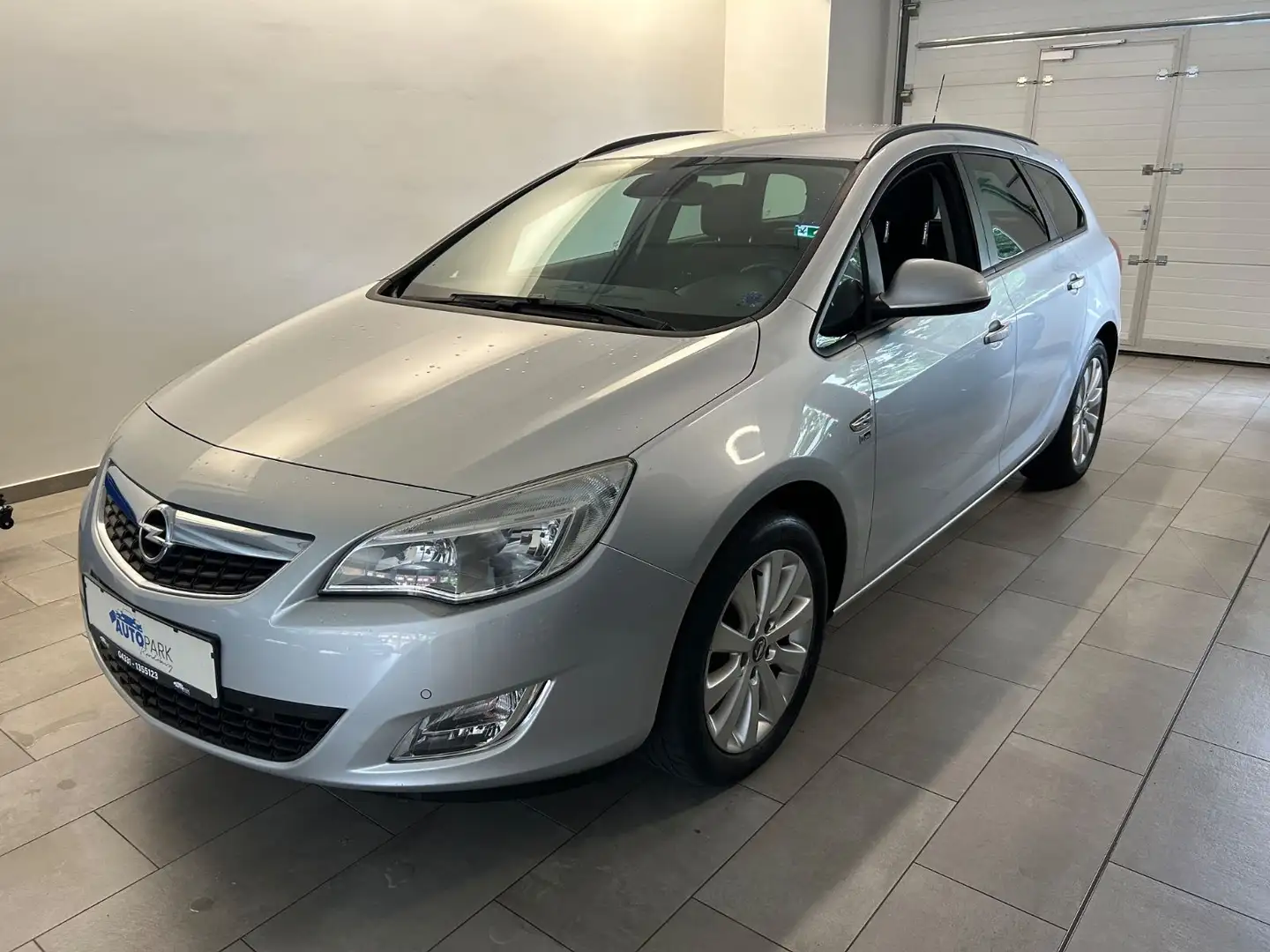Opel Astra J Sports Tourer 150 Jahre Opel Silber - 1