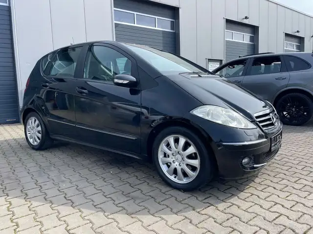 Mercedes-Benz A 200 Elegance Neuwertig AUTOMATIK LEDER ALU