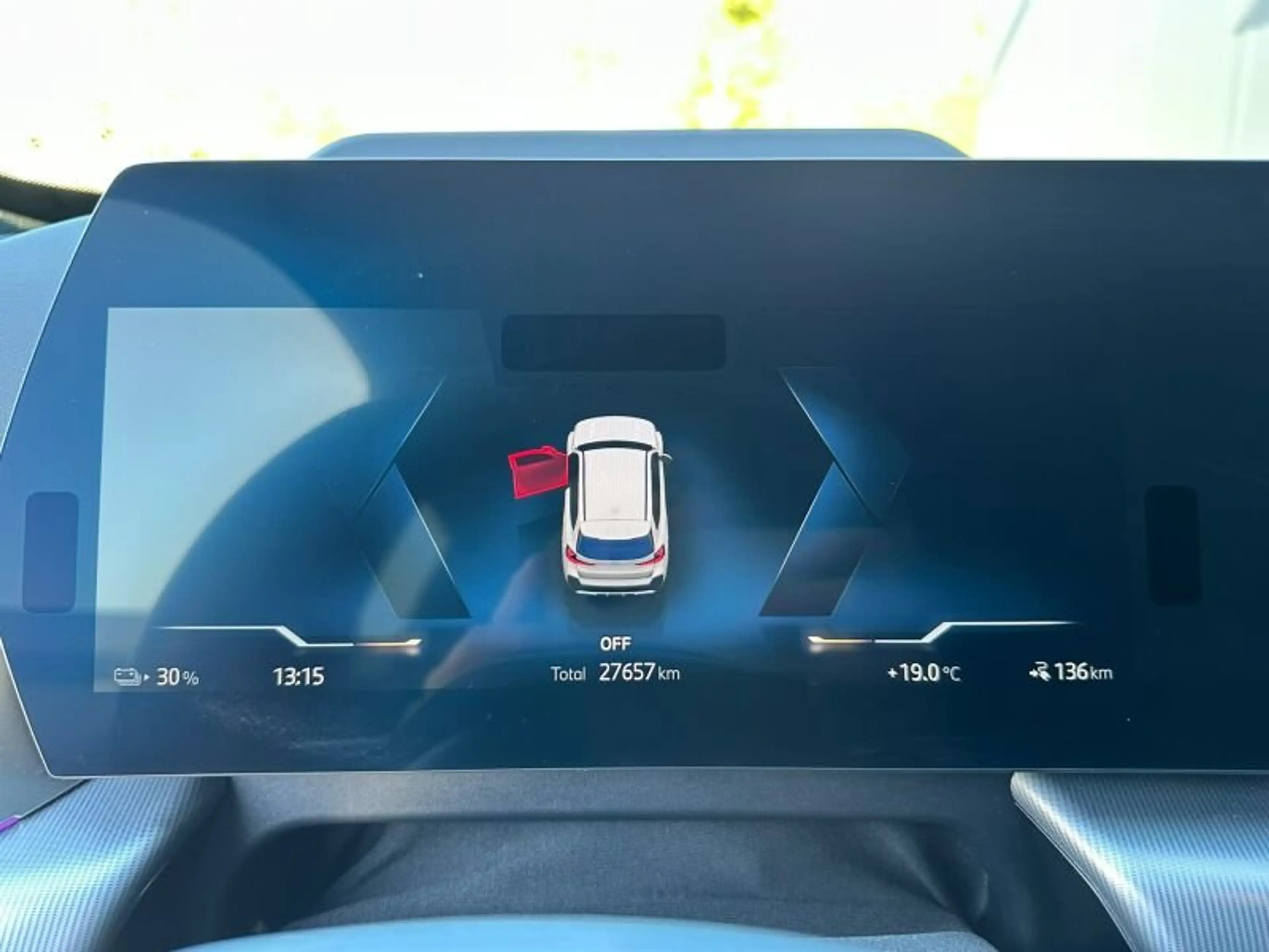 BMW iX1 xDrive30 M Sport AHK/LED+/HUD/A-SITZ/360CAM — photo 13