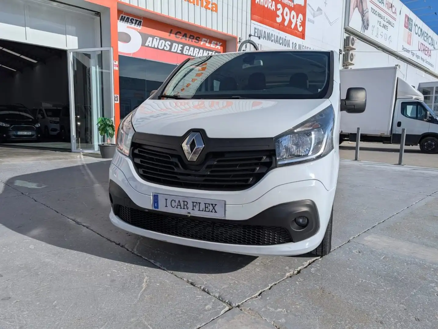 Renault Trafic Passenger Energy dCi 92 kW(125 CV) TT E6 Wit - 2