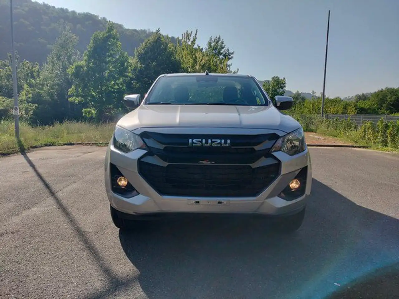 Isuzu Model not specified 2026