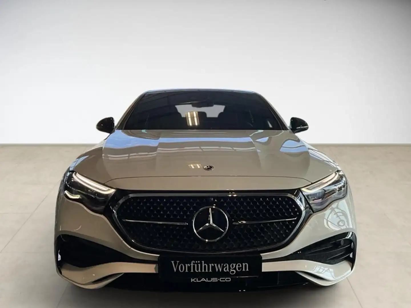 Mercedes-Benz E 300 e AMG Pano HUD Night W-Paket ACC PDC Navi Weiß - 2