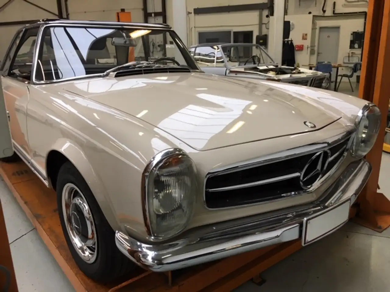 Mercedes-Benz SL 230 Oldtimer, foto 12