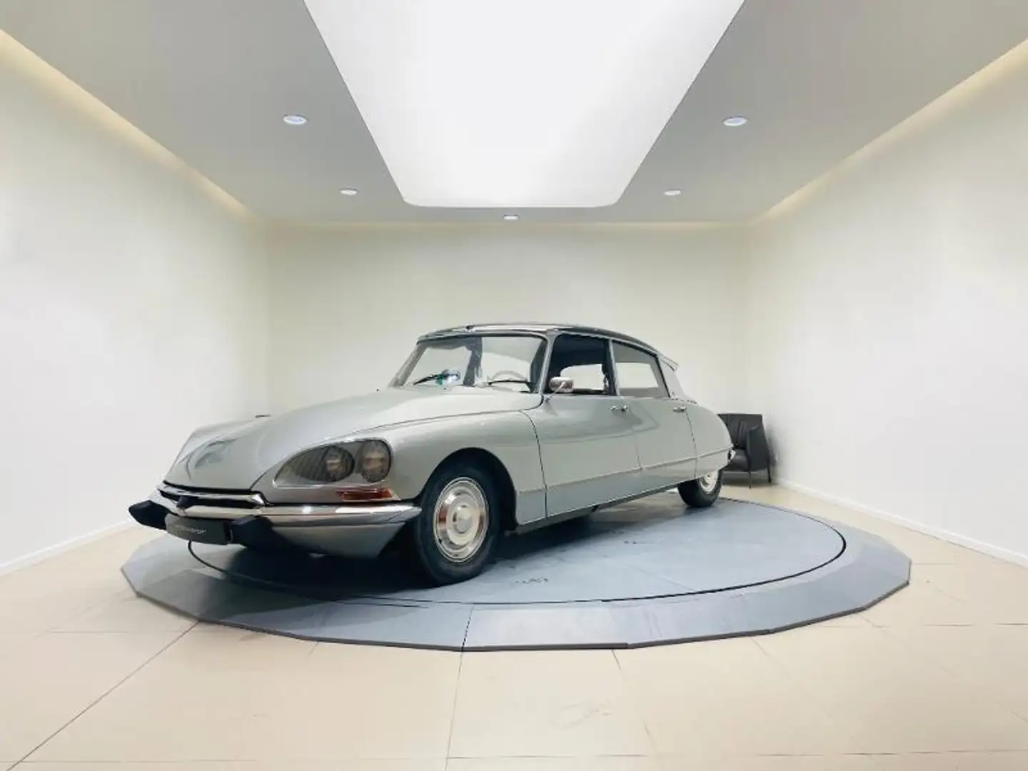 Citroen DS 21 Pallas - 1