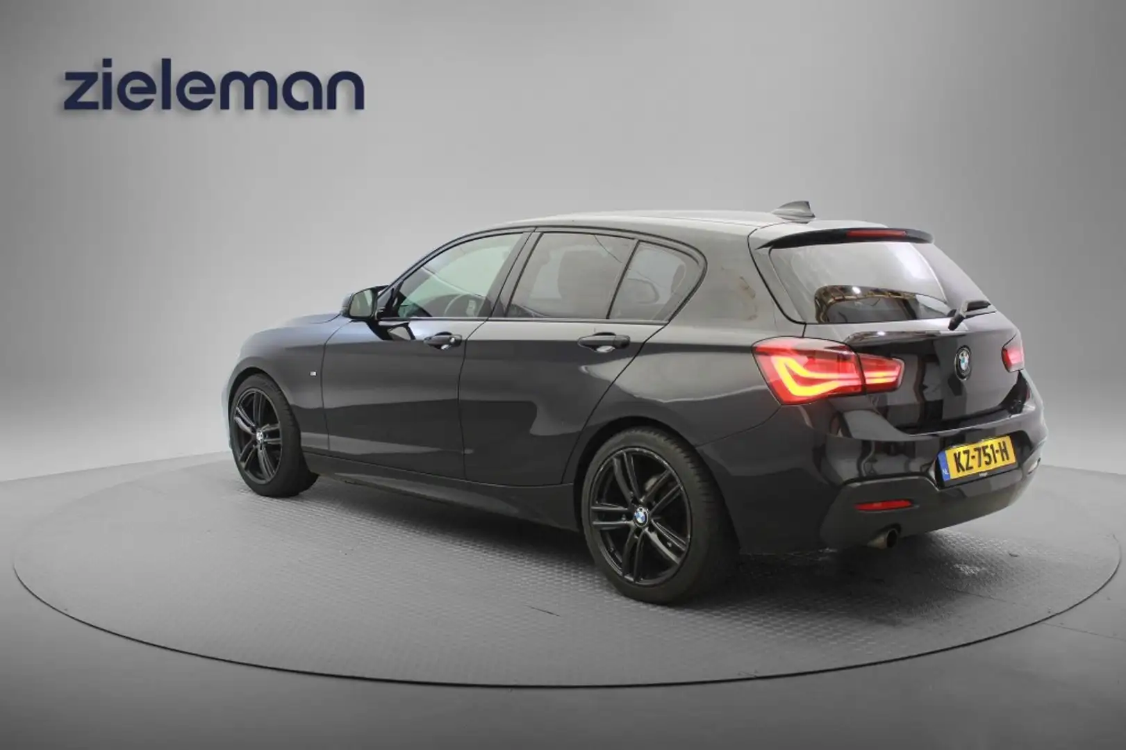 BMW 118 118i Executive M-Sport Automaat - Navi, Clima, Cru Schwarz - 2