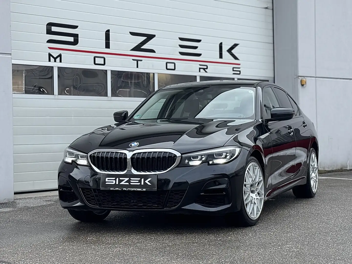 BMW 318 d Aut.| M-PAKET|LED|NAVI|PDC Schwarz - 1