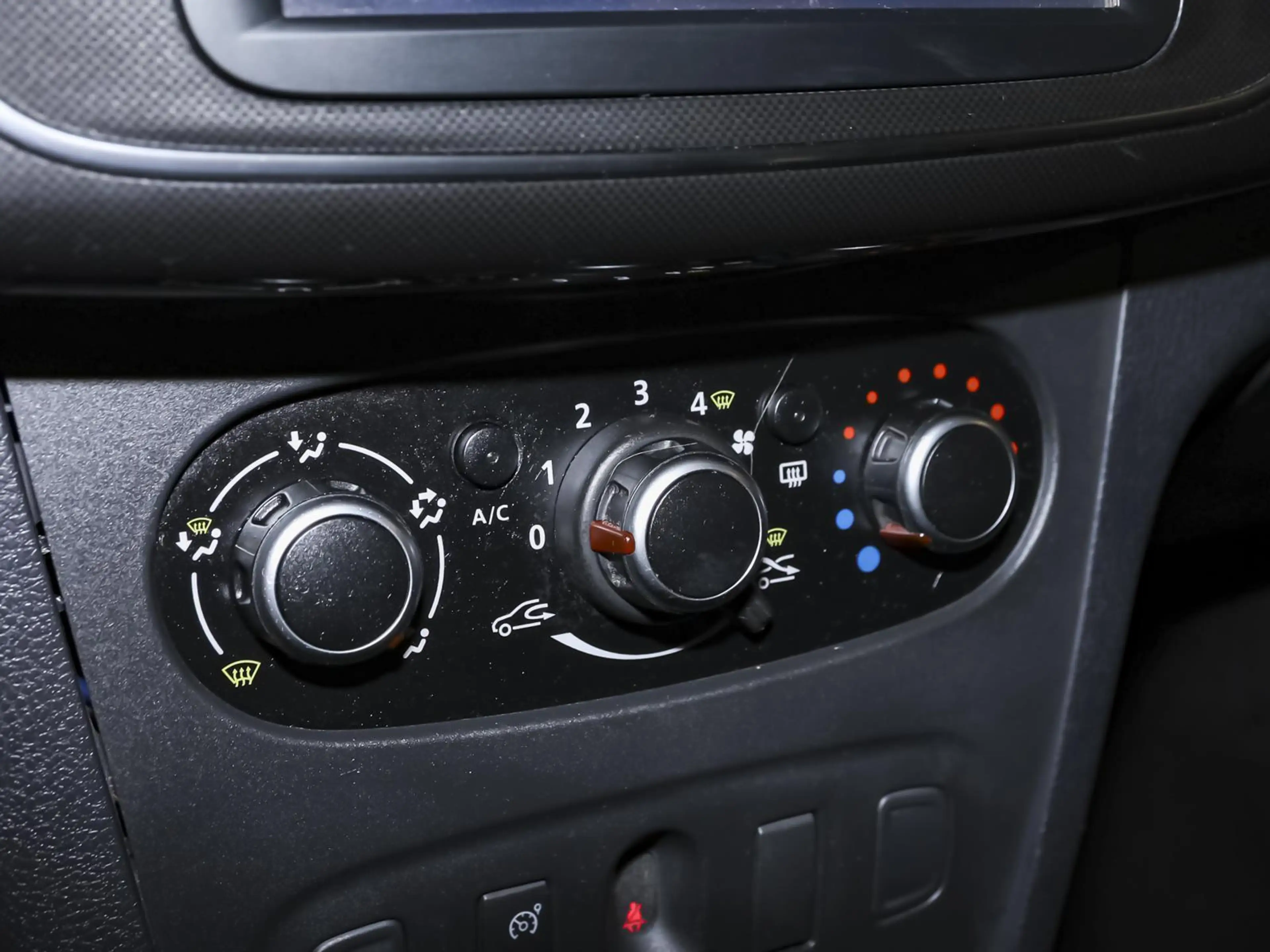 Dacia Logan MCV TCe LPG 90 Comfort NAVI KAMERA PDC — photo 10