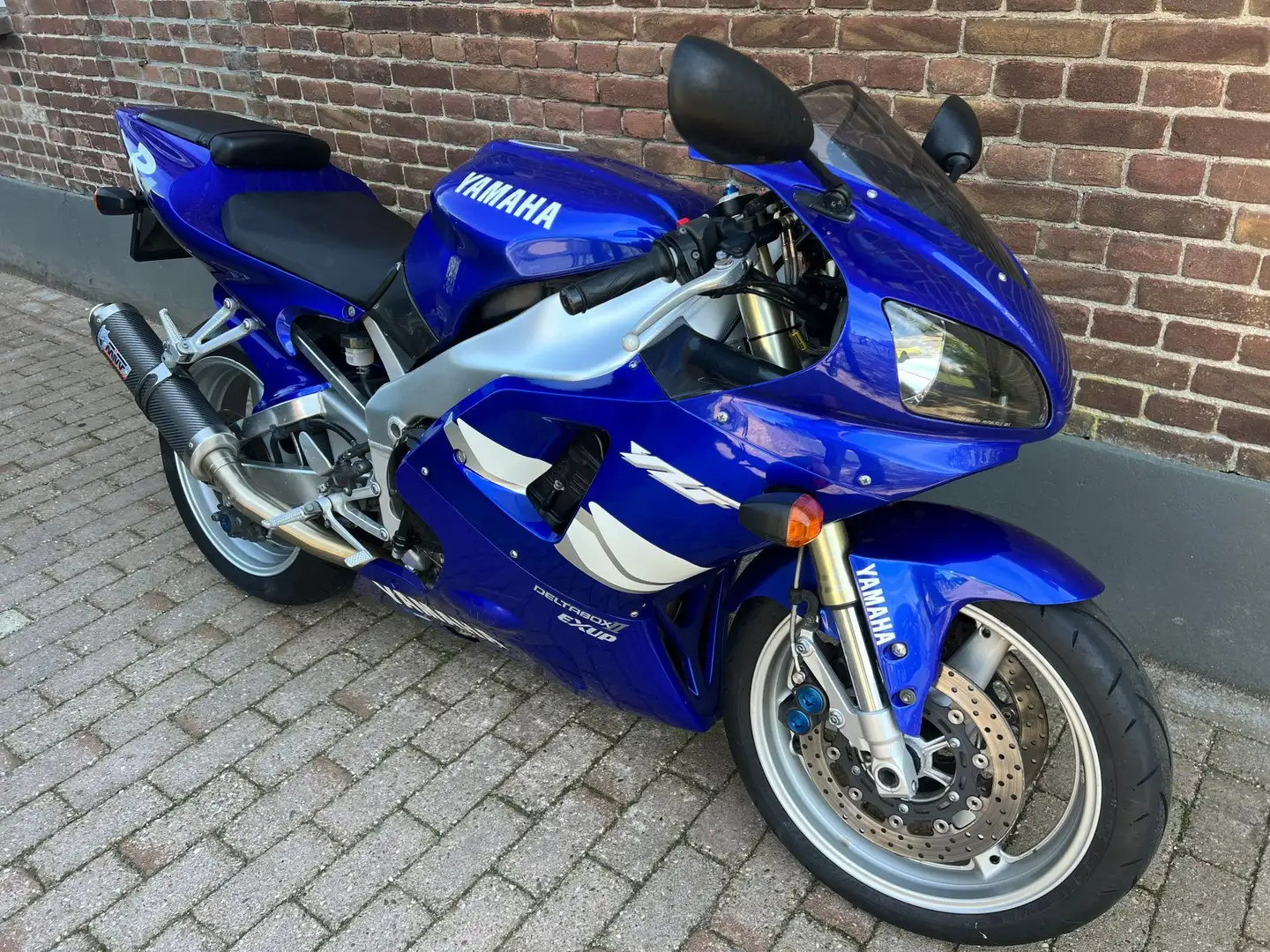 Yamaha YZF-R1 Albastru - 1