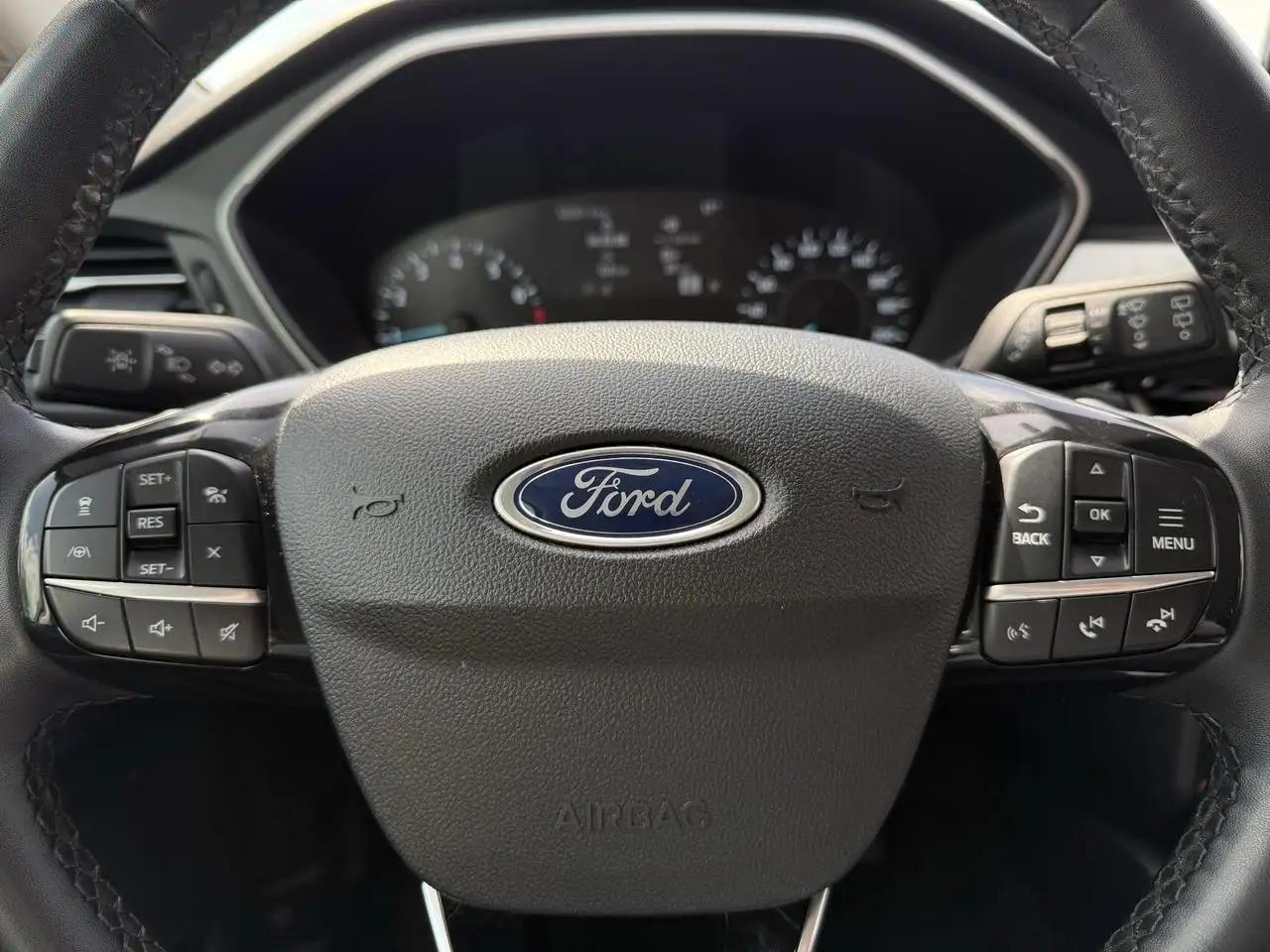 Ford Escape снимка Ford Escape