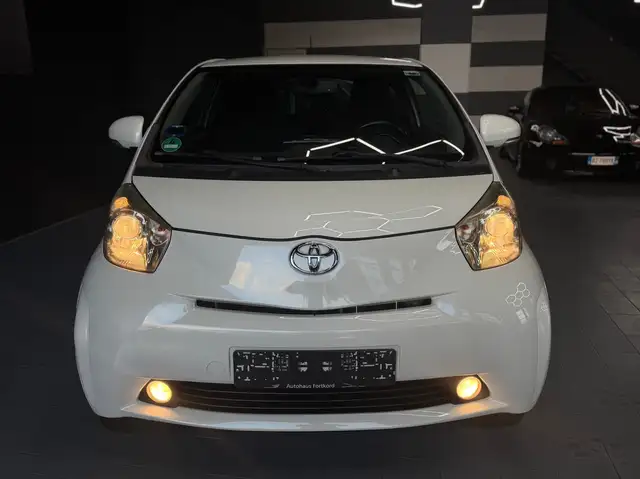 Toyota Iq view 3