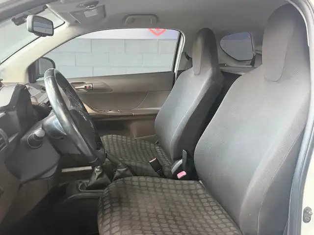 Toyota Iq view 7