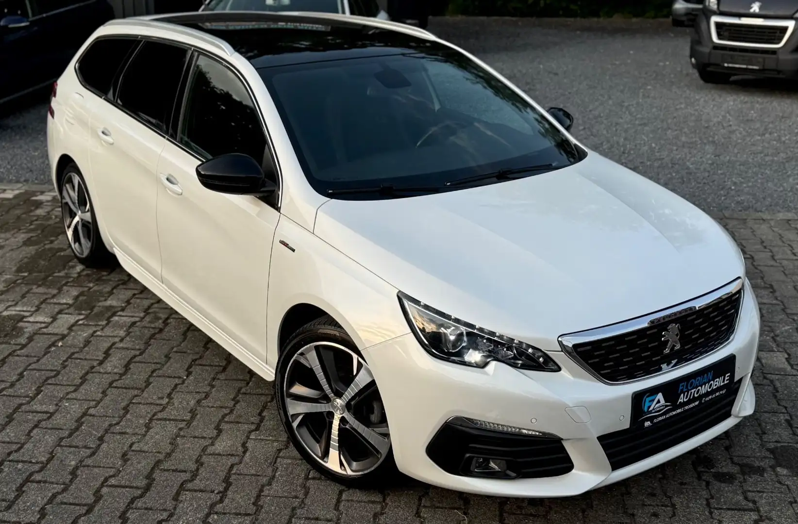 Peugeot 308 SW GT-LINE*LED*PANO*NAVI*ALLURE Weiß - 2