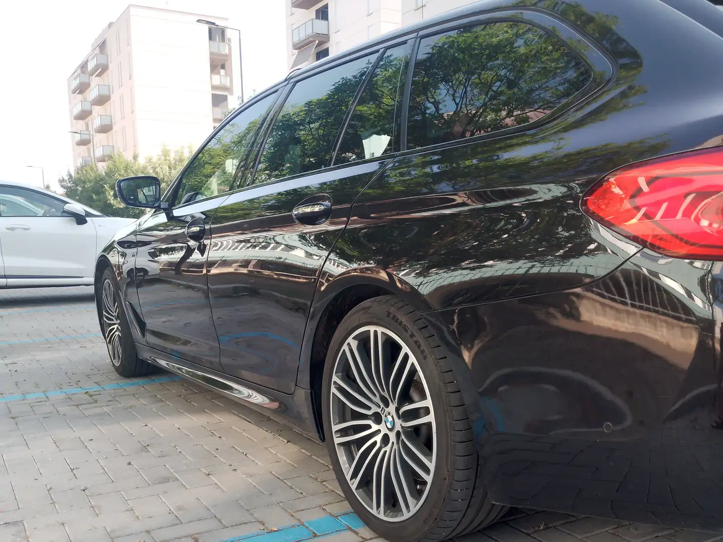 BMW 530 530d XDrive M Sport Nero - 1