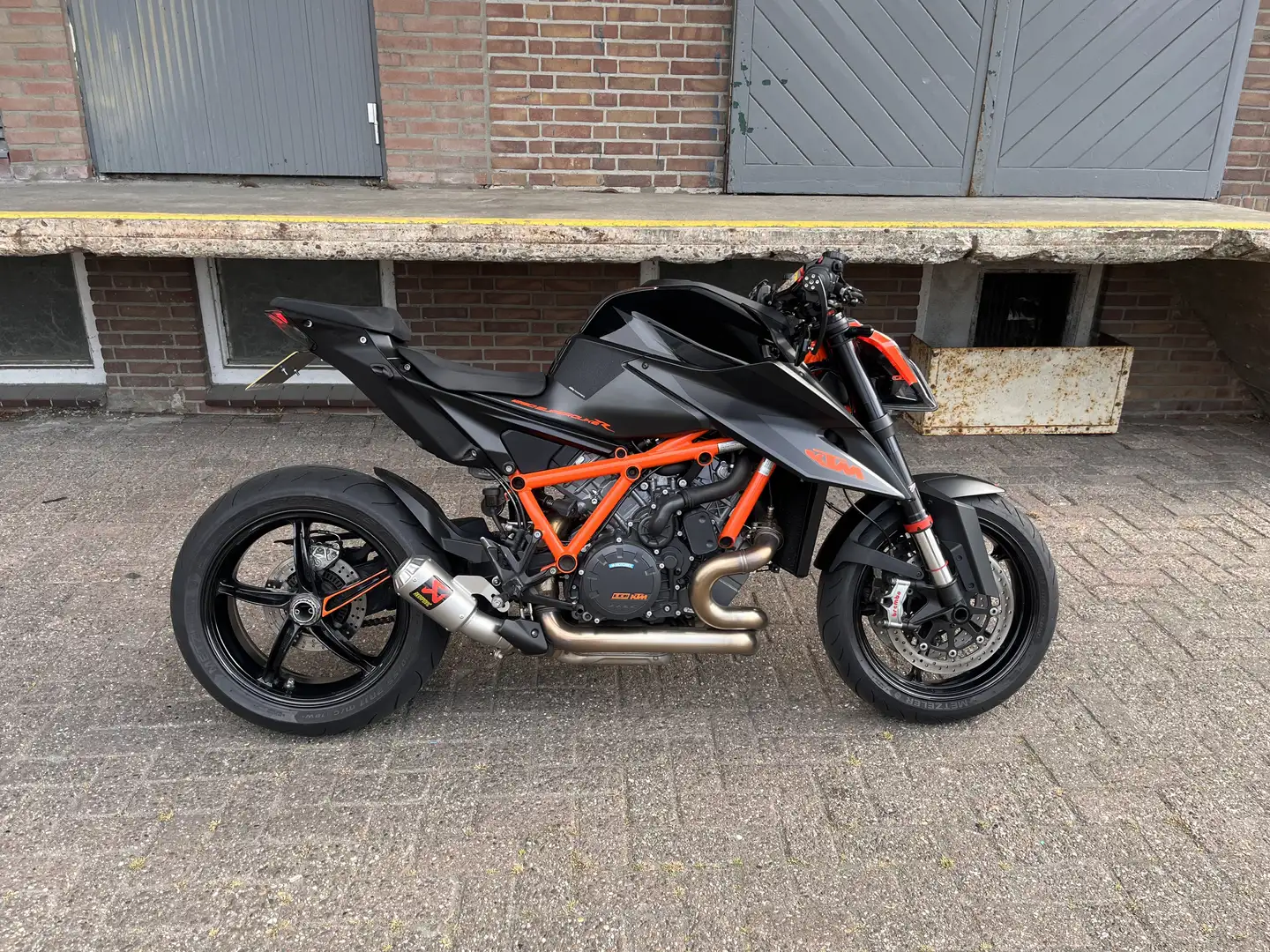 KTM 1290 Super Duke R KTM Super Duke R / Track+Tech Pack / Gen3 - 1