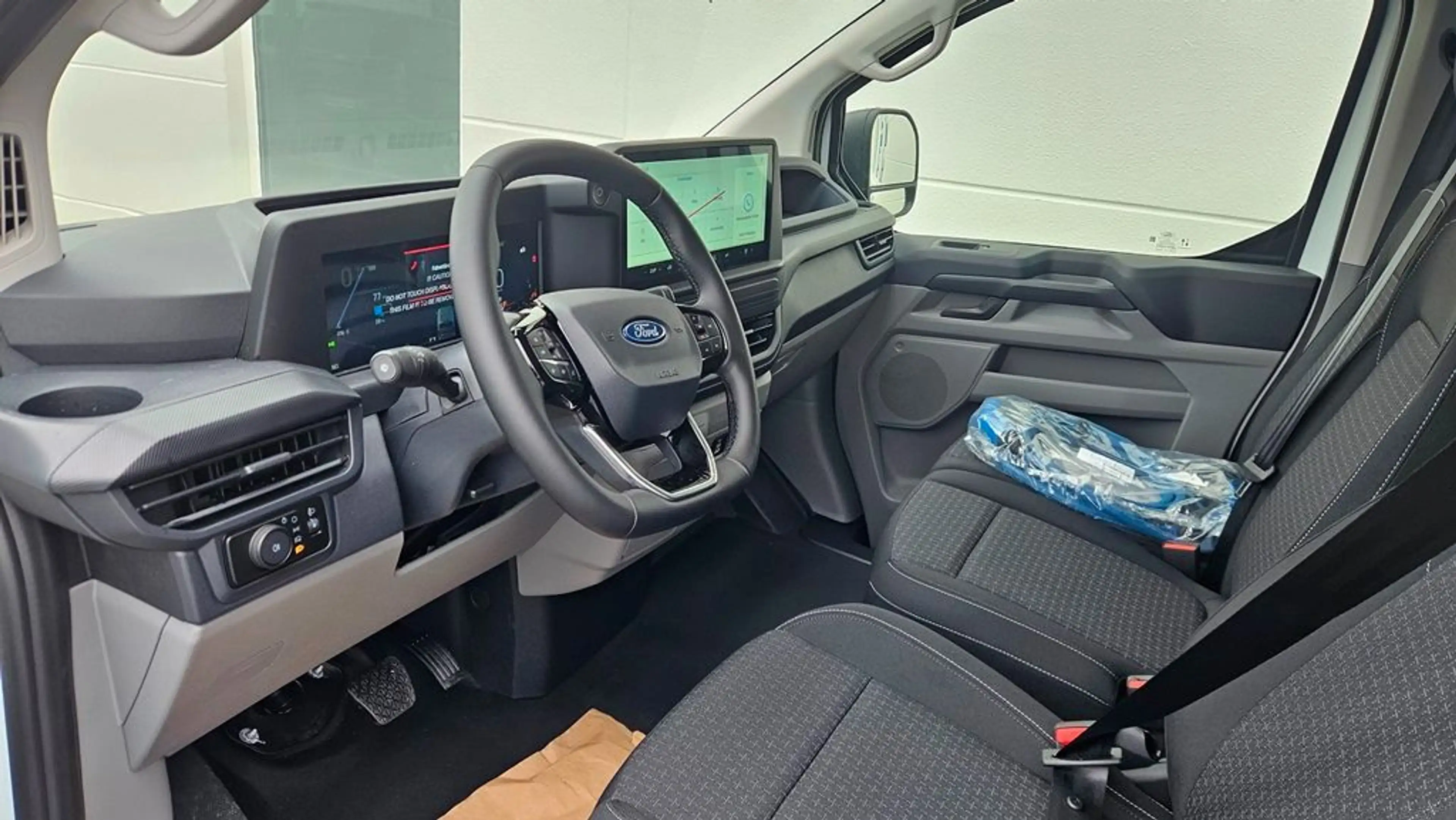 Ford Transit Custom BEV Kasten L1 AHK Winterpaket — photo 7