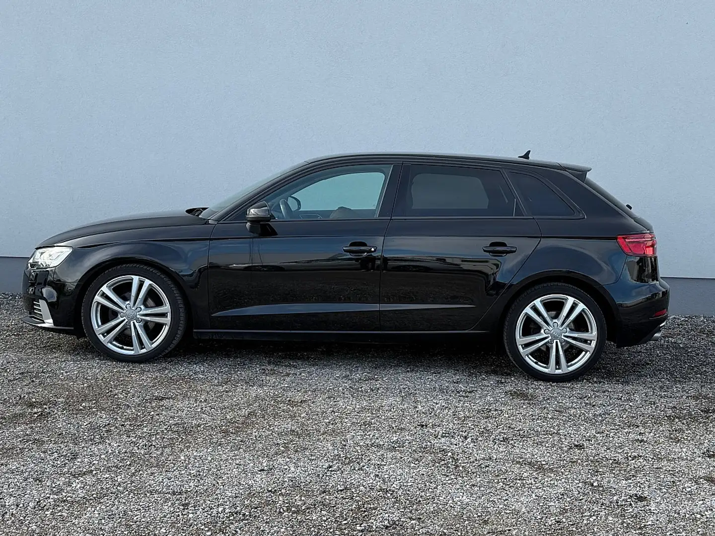 Audi A3 SB 35 TFSI COD ultra Schwarz - 2