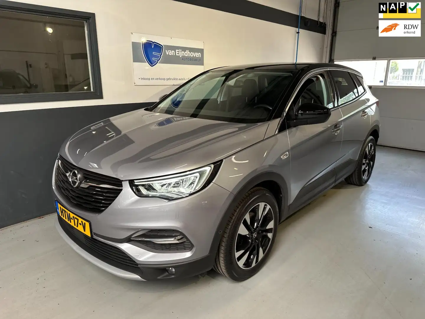 Opel Grandland X 1.2 Turbo Innovation Navi|Cam|Carplay Grijs - 1