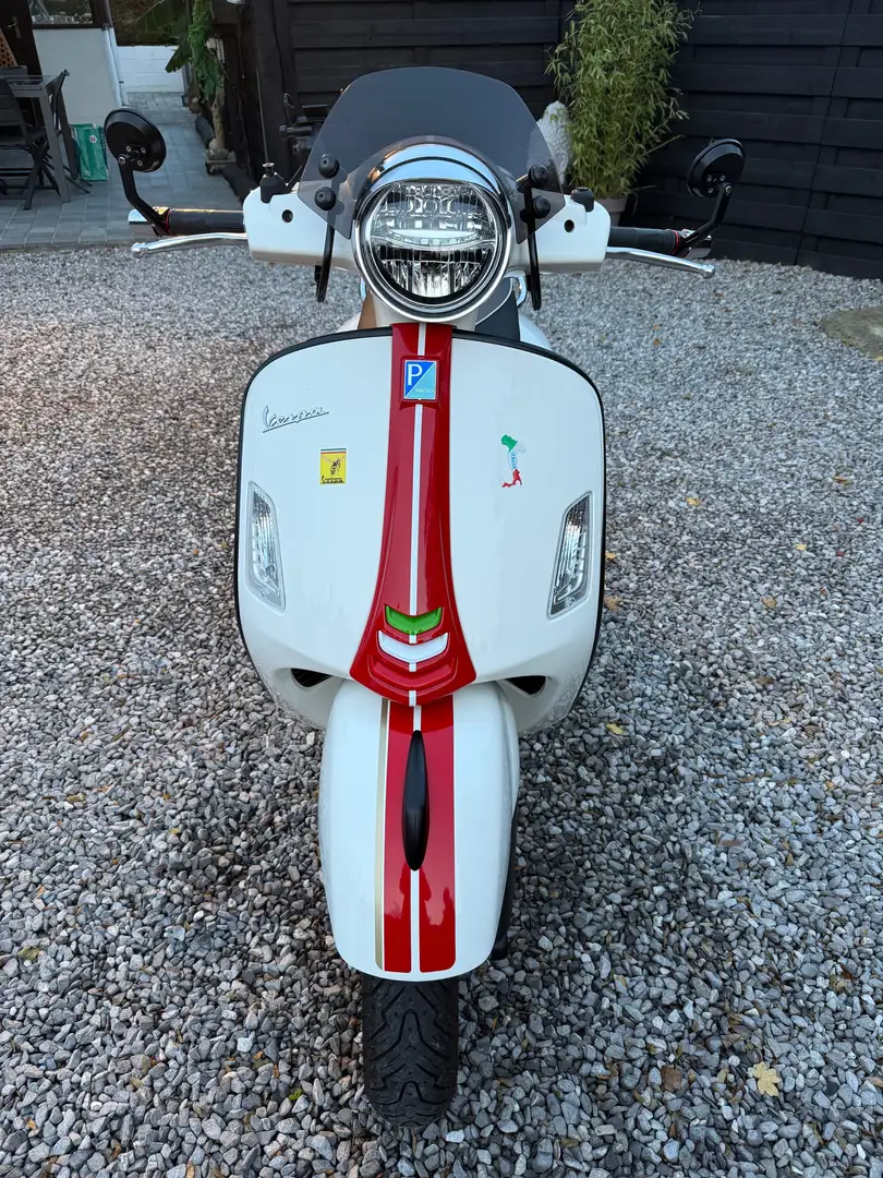 Vespa GTS 300 HPE racine sixties Wit - 1