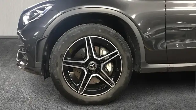 Mercedes-Benz GLC view 5