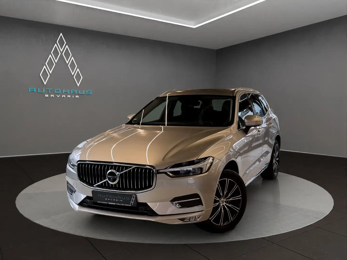 Volvo XC60 2.0 Inscription AWD *CRYSTAL*AHK*LEDER* Braun - 1